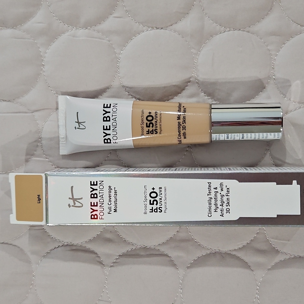 It Cosmetics Bye Bye Foundation Light Full Size